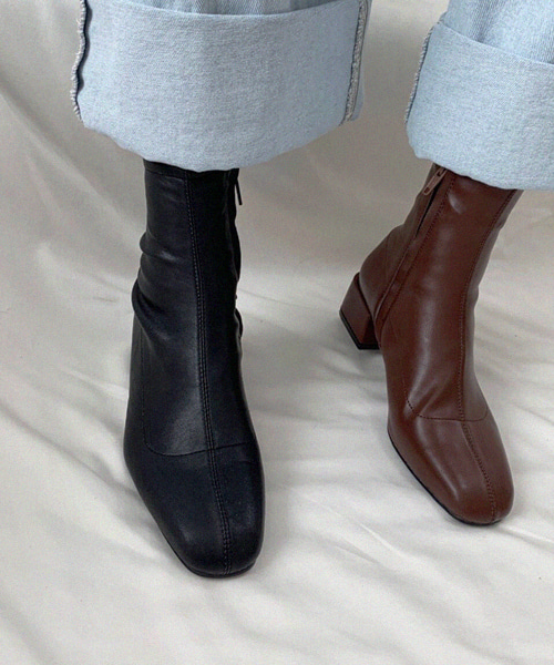 SPAN ANKLE BOOTS